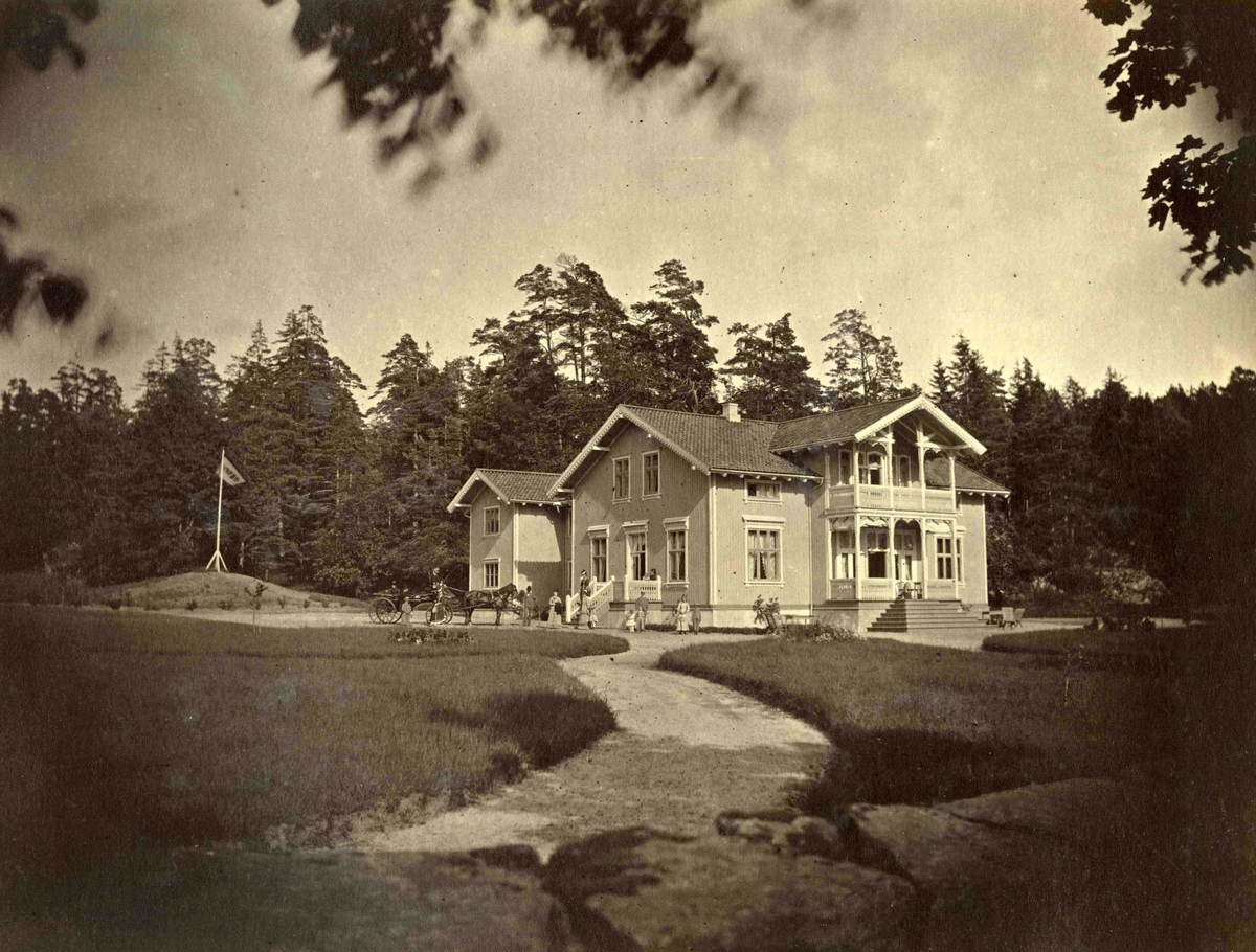 Fra John Ditlef Fürst fotoalbum. Morten Kallevigs landsted Skovsbo på Hisøy i Arendal. Bilde nummer AAks 44 - 4 - 7 - 123