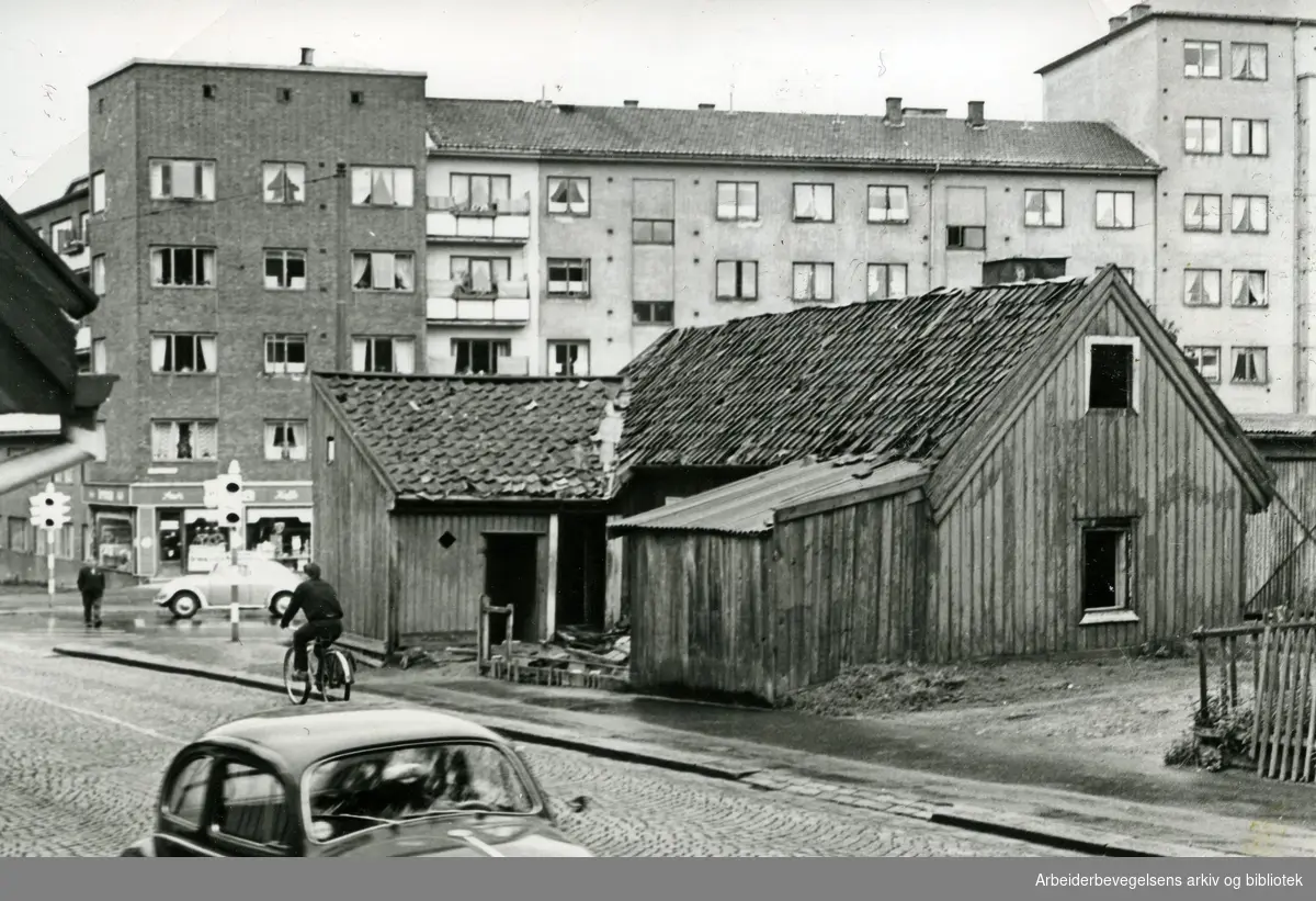 Sandakerveien 12 i krysset ved Marcus Thranes gate..Forfatteren Oskar Braatens fødested, revet på midten av 1960-tallet.