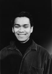 Portrait av Almareo C. Matugas.Kontakt Nordic Black Theatre 