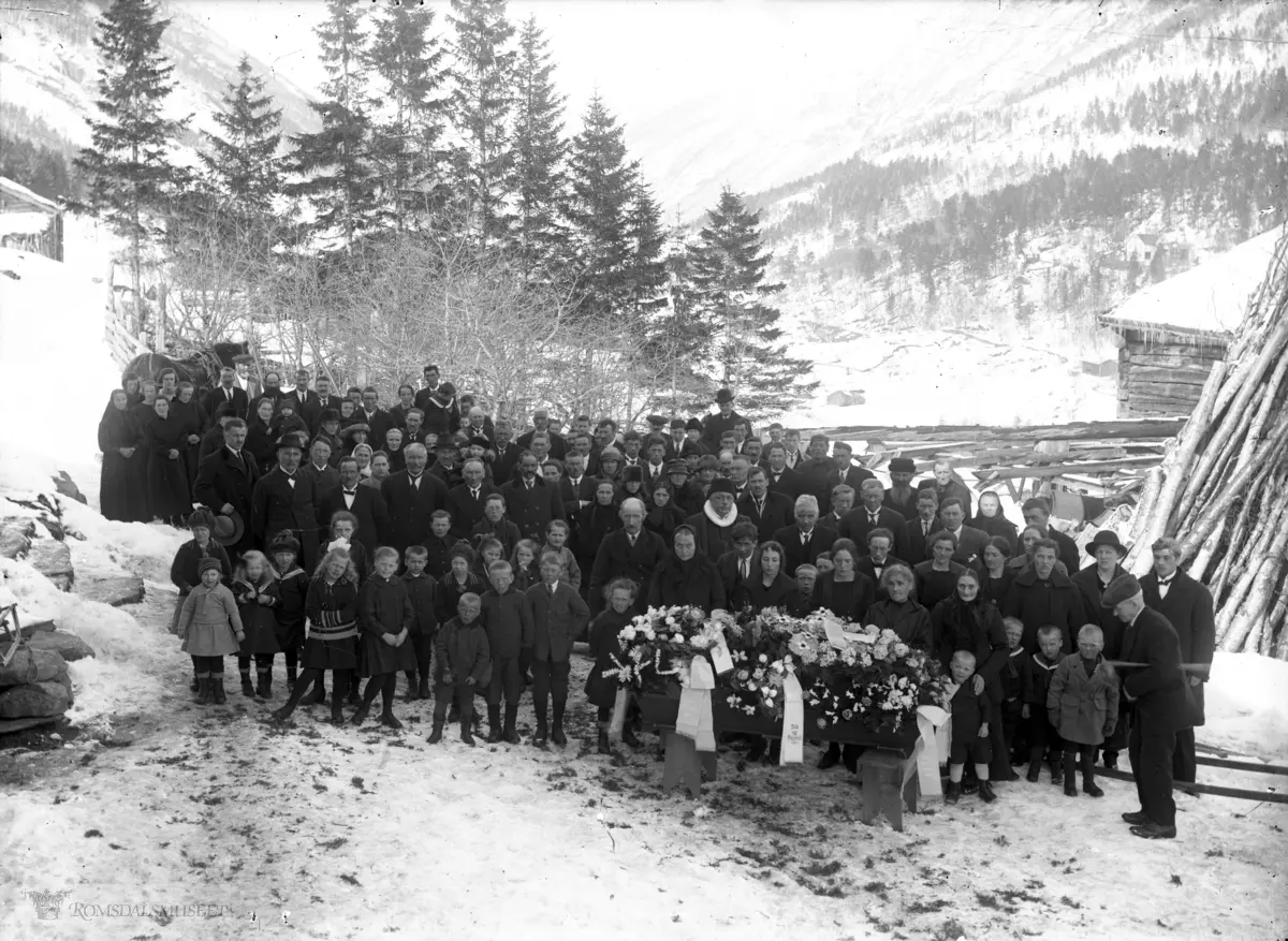 Sletta (Midt i Sletta), Søren Slettas begravelse.(Edvard var i Amerika fra april 1896 til desember 1910)