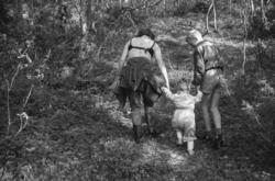 "Lillehammer 01.06.1964. Hos Tovan. Hyttetur. Vitjing på Lan