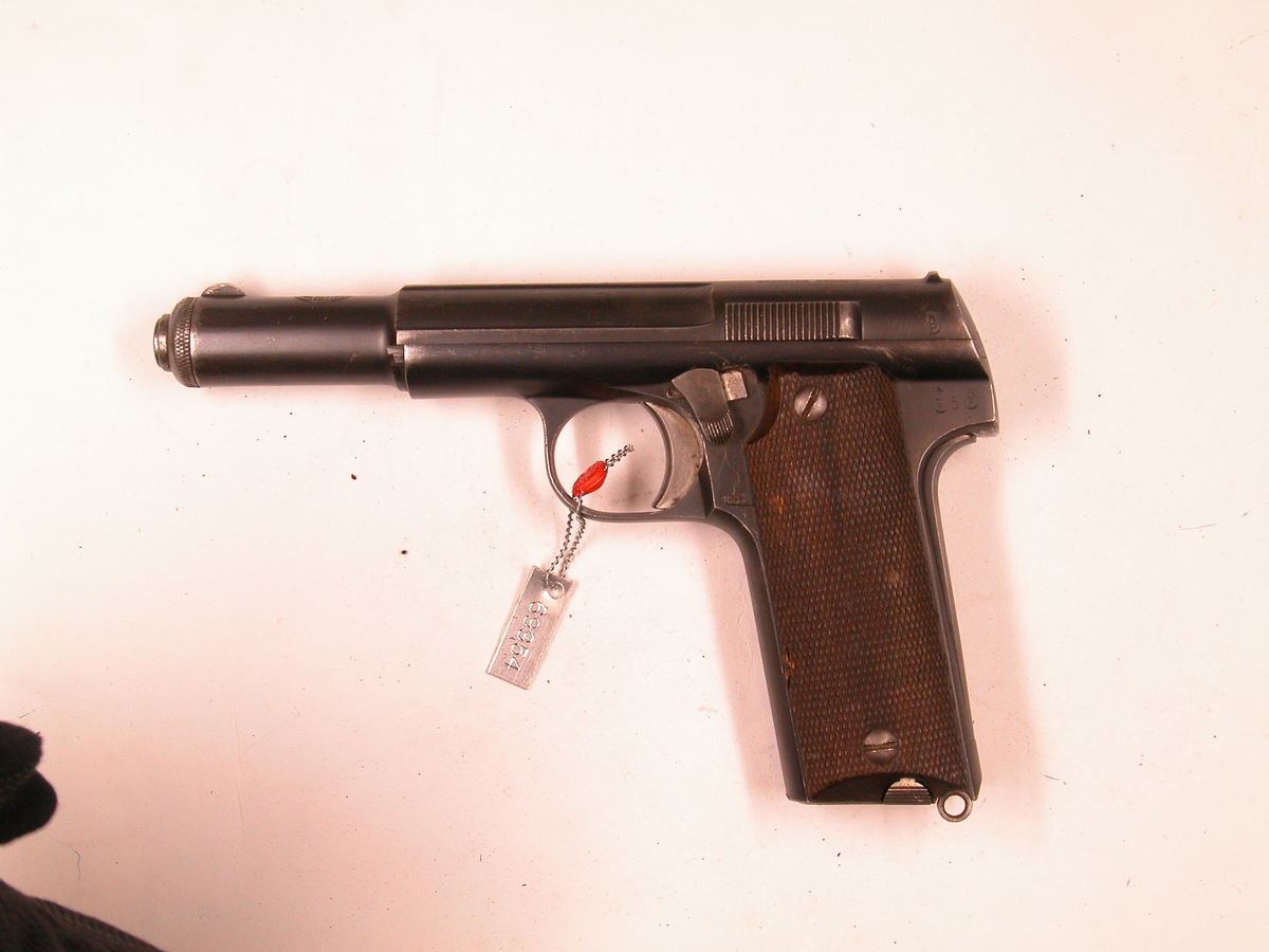 Pistol 9 mm Astra 400