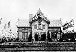 Eksteriør, Brumunddal jernbanestasjon, åpningsdagen 1894, py