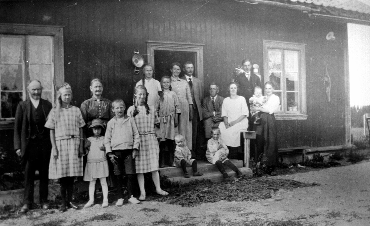 Familie Solheim i Sundshagen, Nedre Sund, Helgøya.