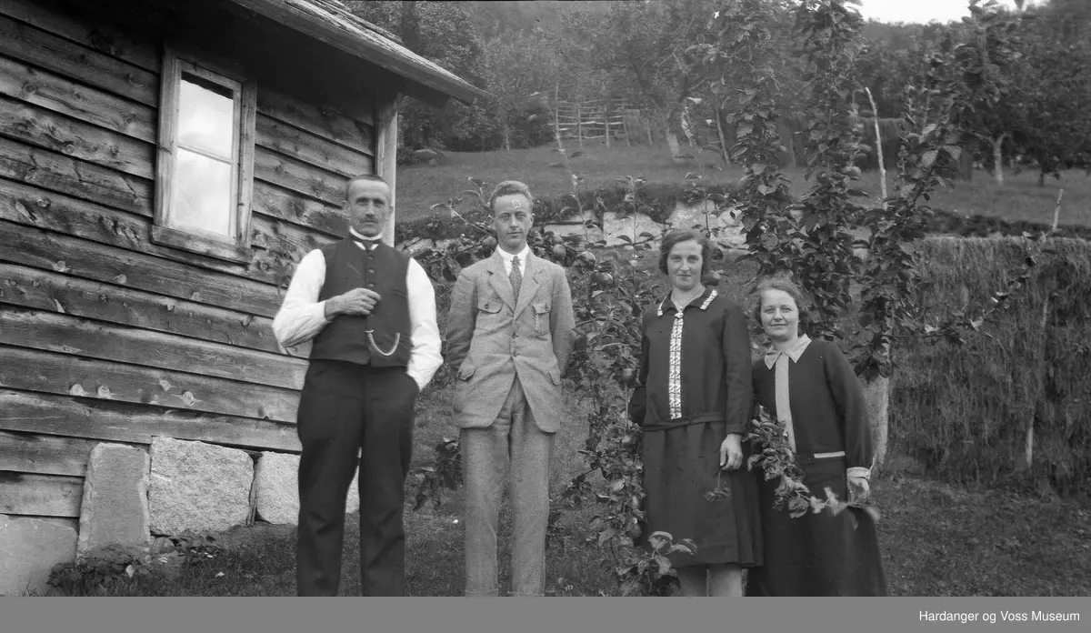 Martin O. Hovland, Eilev J. Måge, Anna M. Hovland og Margit M. Hovland