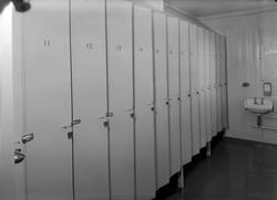 Garderobe og spiserom hos Bernhard Brænnes Ullvarefabrikk