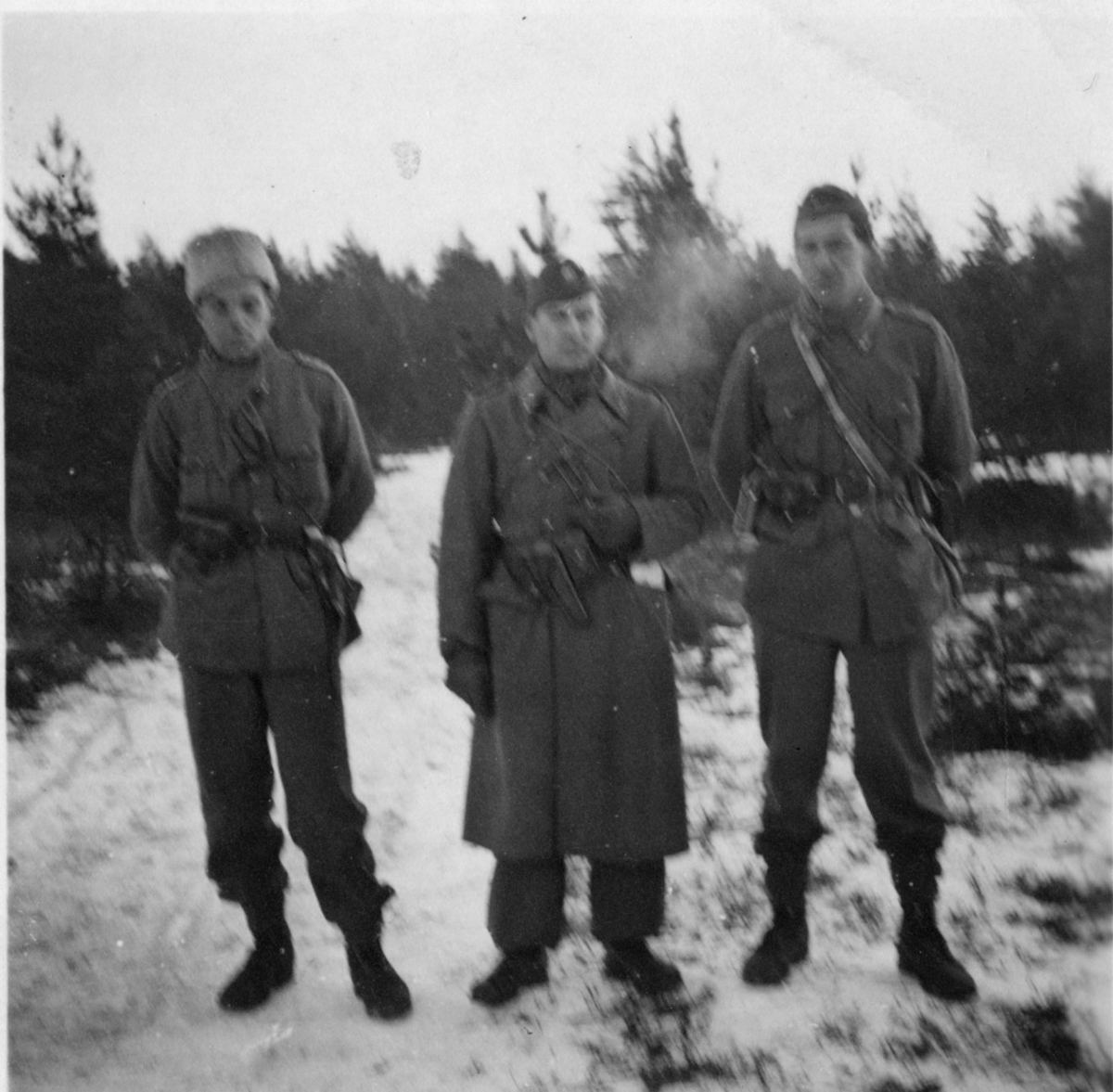 Dalamanövern. Furir "Spårvagnen", sergeant Gullberg, furir Hellman.