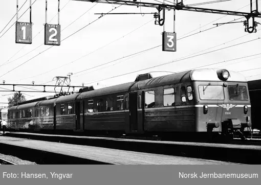 Motorvognsett type 69C på Sarpsborg stasjon