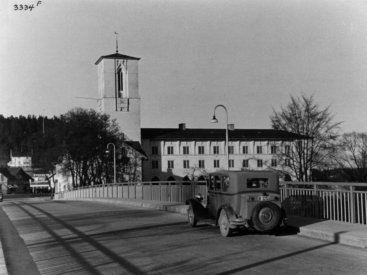 Sandvika rådhus, (Bærums herredshus), samferdsel, bil. - Norsk ...
