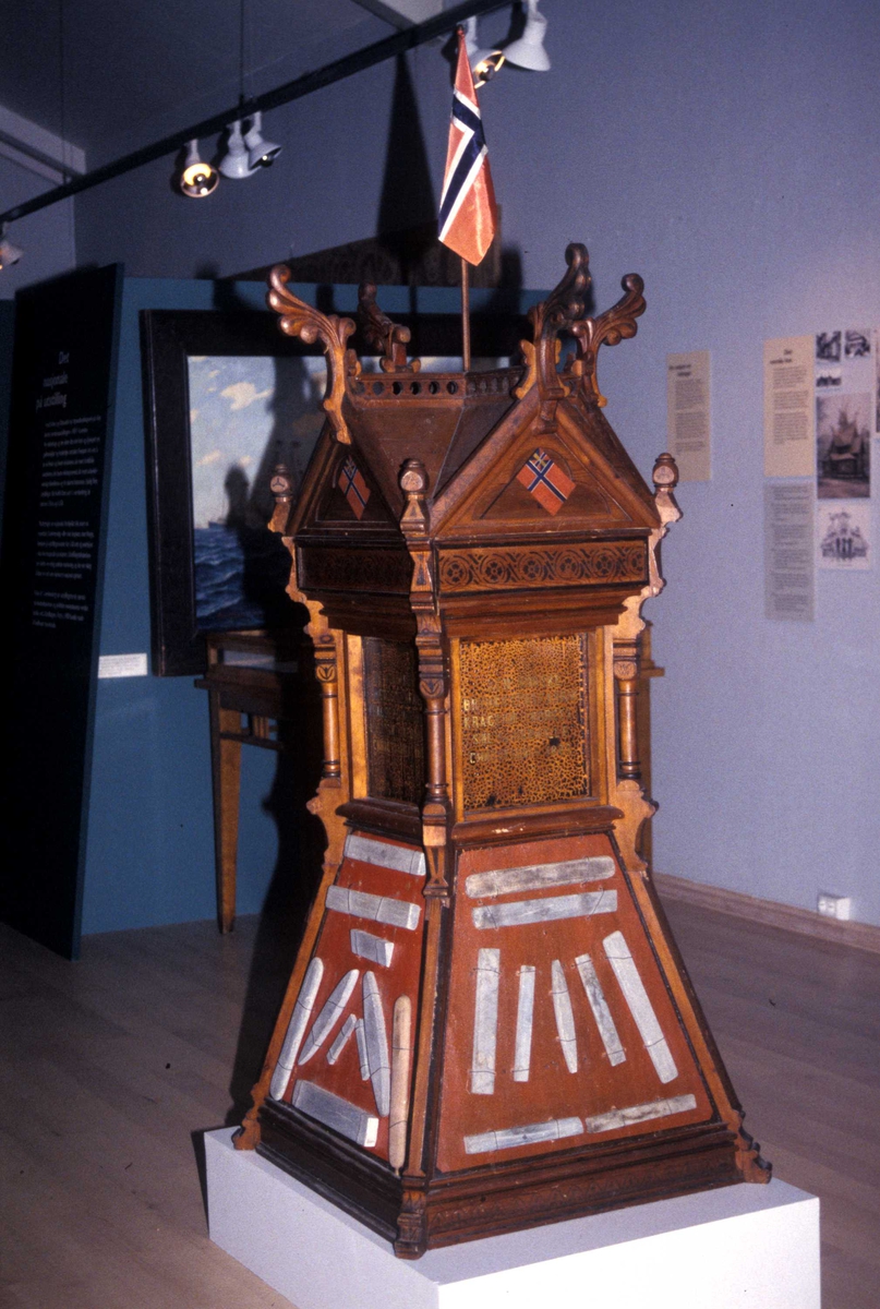 Fra utstillingen "Jakten på det norske" på Norsk Folkemuseum 1997.

