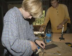 Levendegjøring på museum.Ferieskolen uke 32 i 2007. Tinn sm