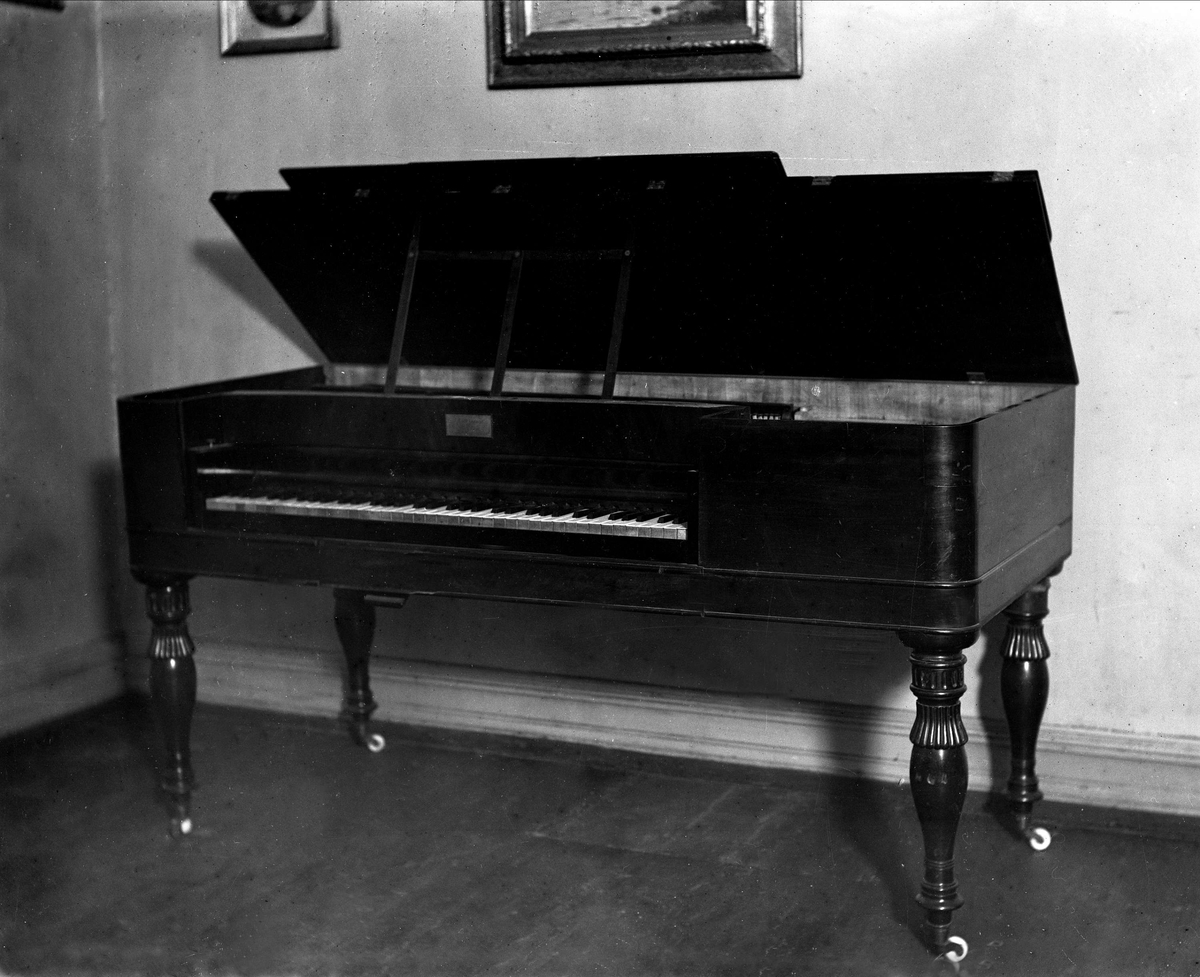 Piano tilhørt Ole Bull.