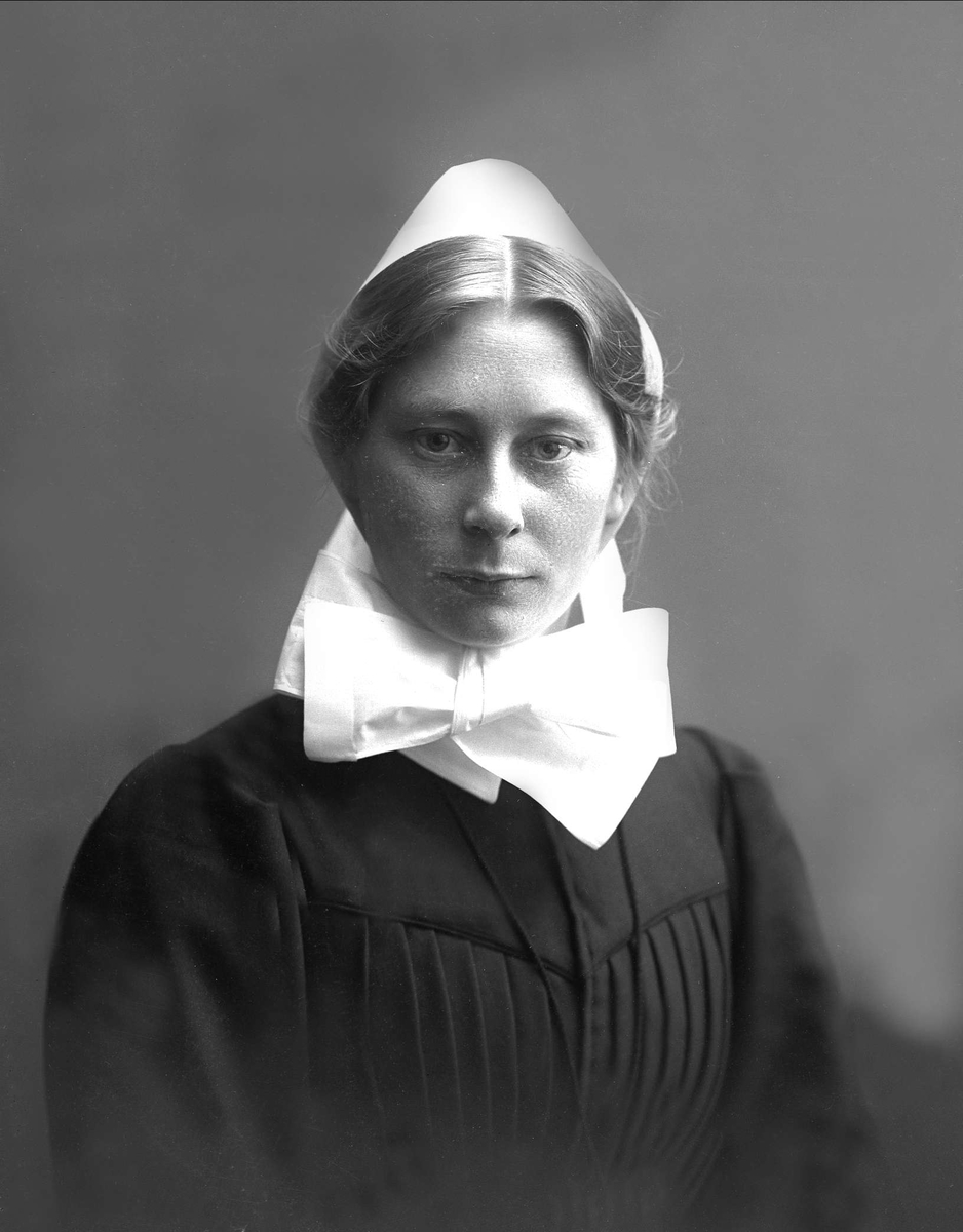 Portrett, sykepleier, søster Sirene.