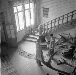 Breidablikk turisthotell, Sør-Aurdal, mai 1957. Hallen med t