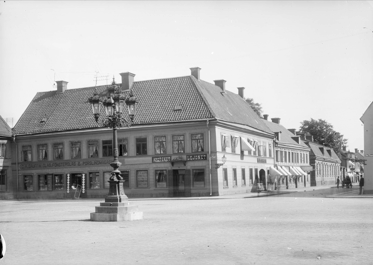 Stora Torget och Kungsängsgatan, Uppsala från nordväst 1901 - 1902