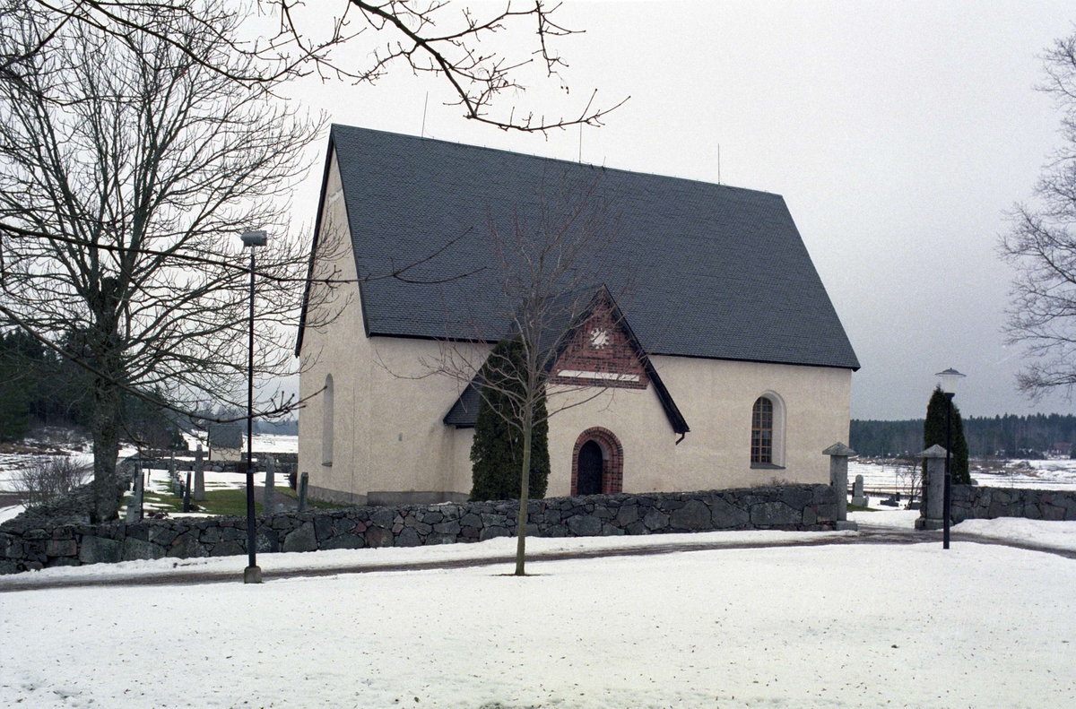 Ekeby kyrka, Uppland 1997