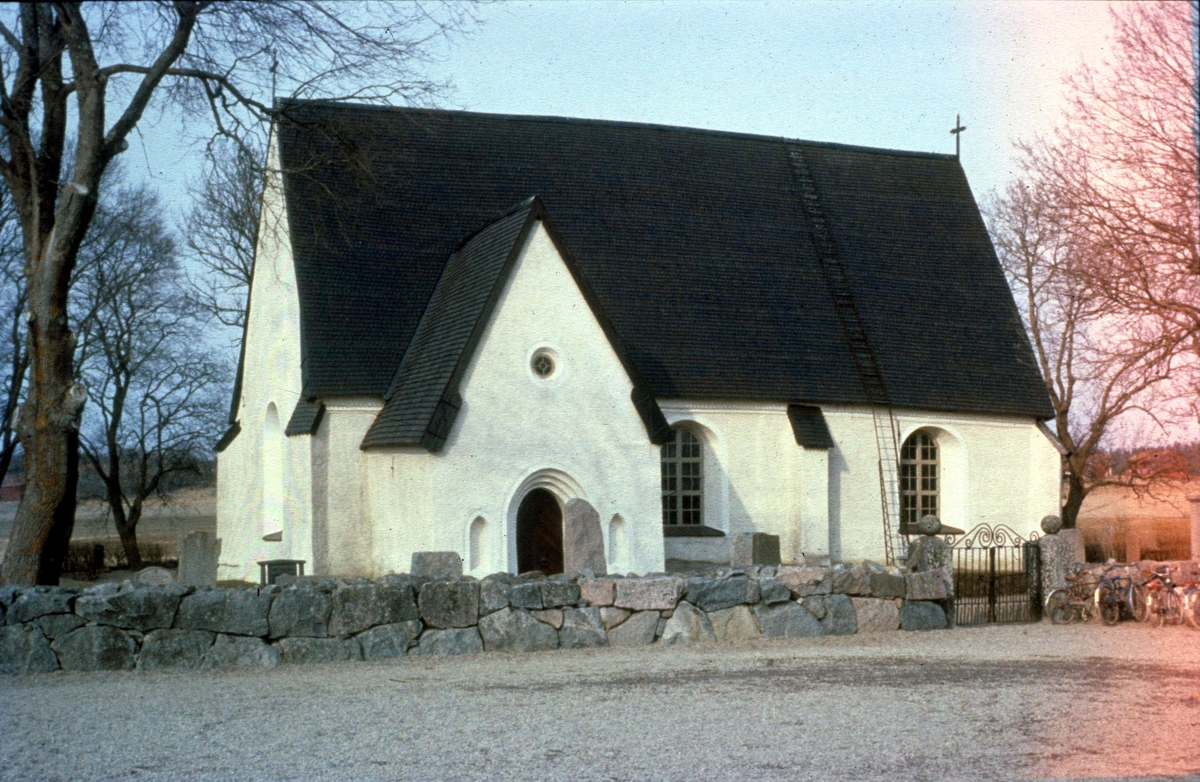Långtora kyrka, Långtora socken, Uppland i mars 1953