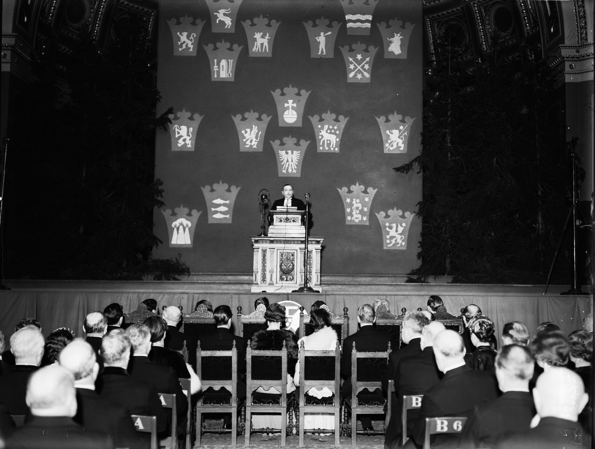 Svenska Turistföreningens 50-årsjubileum - STF:s ordförande justierådet Arthur Lindhagen talar i Universitetsaulan, Uppsala 1935