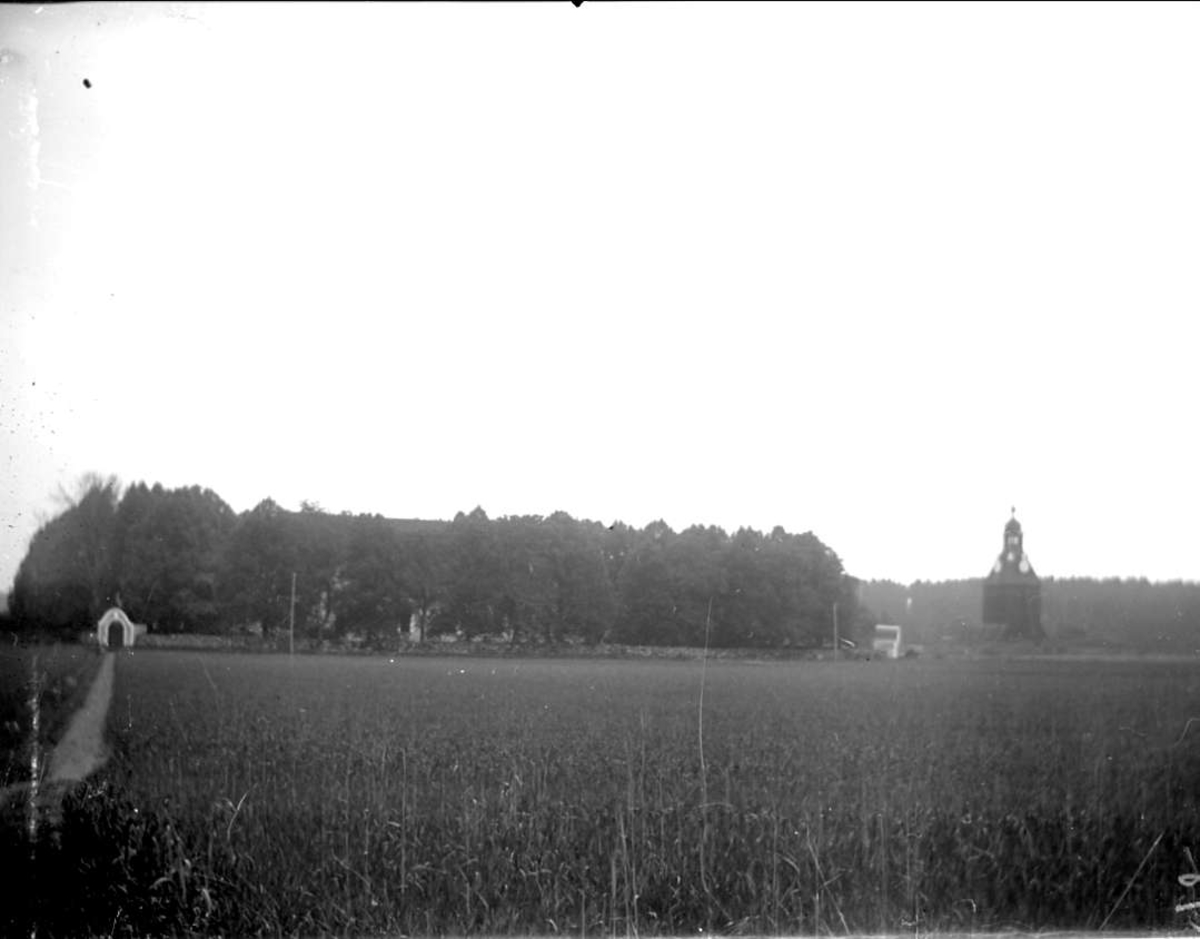 Vy mot Veckholms kyrka, Veckholms socken, Uppland i juni 1914