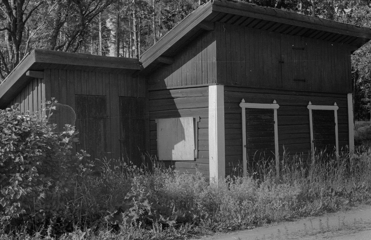 Småfähus och hemlighus, Solhem, Sandbro, Björklinge socken, Uppland 1976