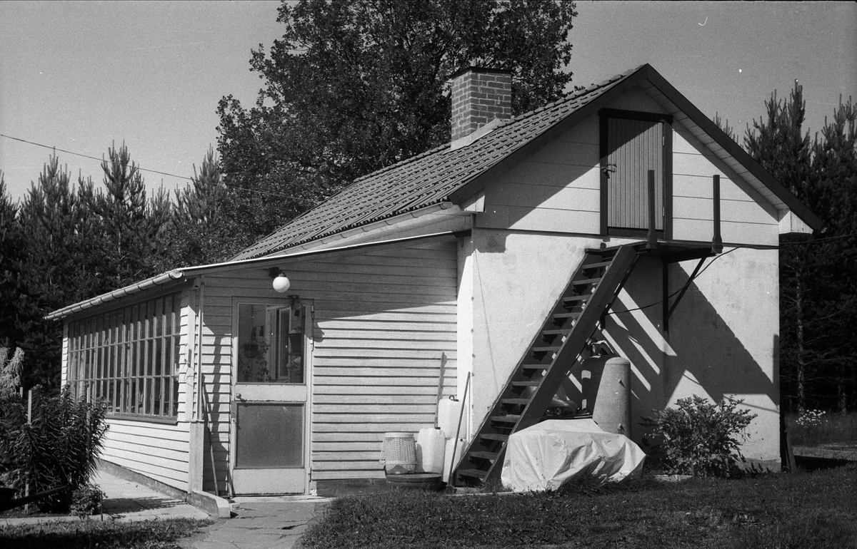Tvättstuga och veranda, Björkhaga, Drälinge, Björklinge socken, Uppland 1976