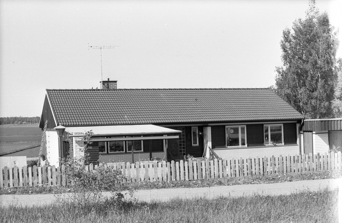 Bostadshus, Österby 25:2, Läby socken, Uppland 1975