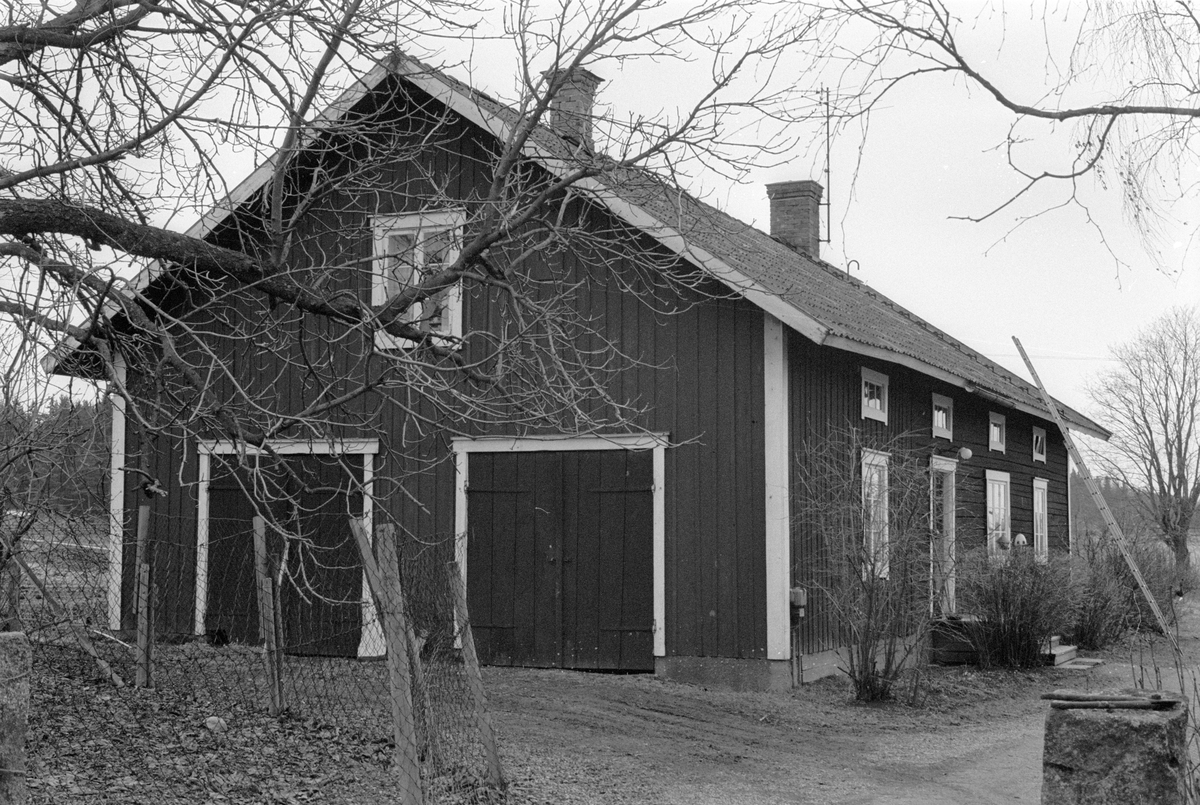 Mejeri och drängkammare, Focksta gård, Focksta, Hagby socken, Uppland 1986