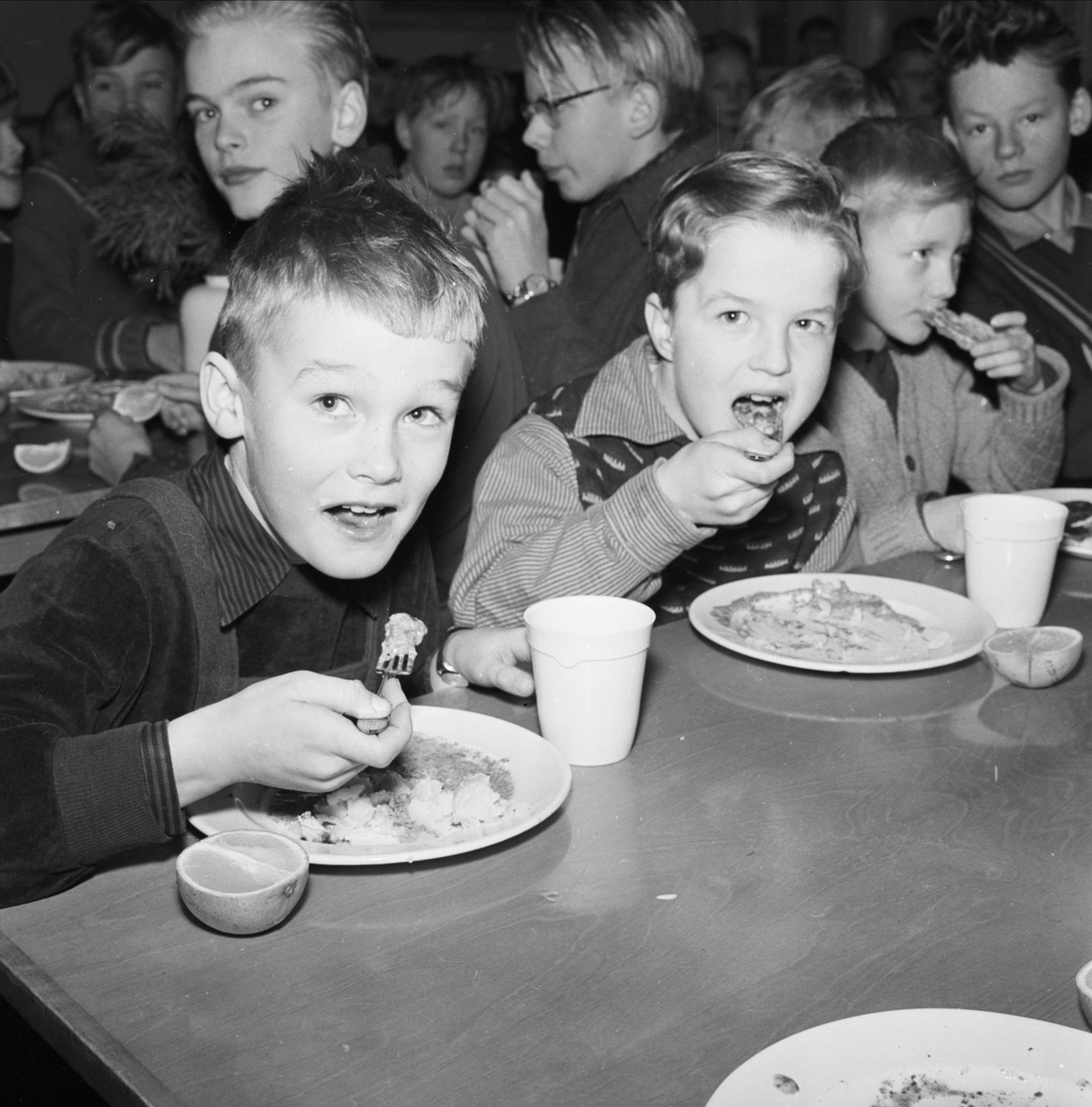 "Barnbespisningen" - Nannaskolan, Uppsala 1956