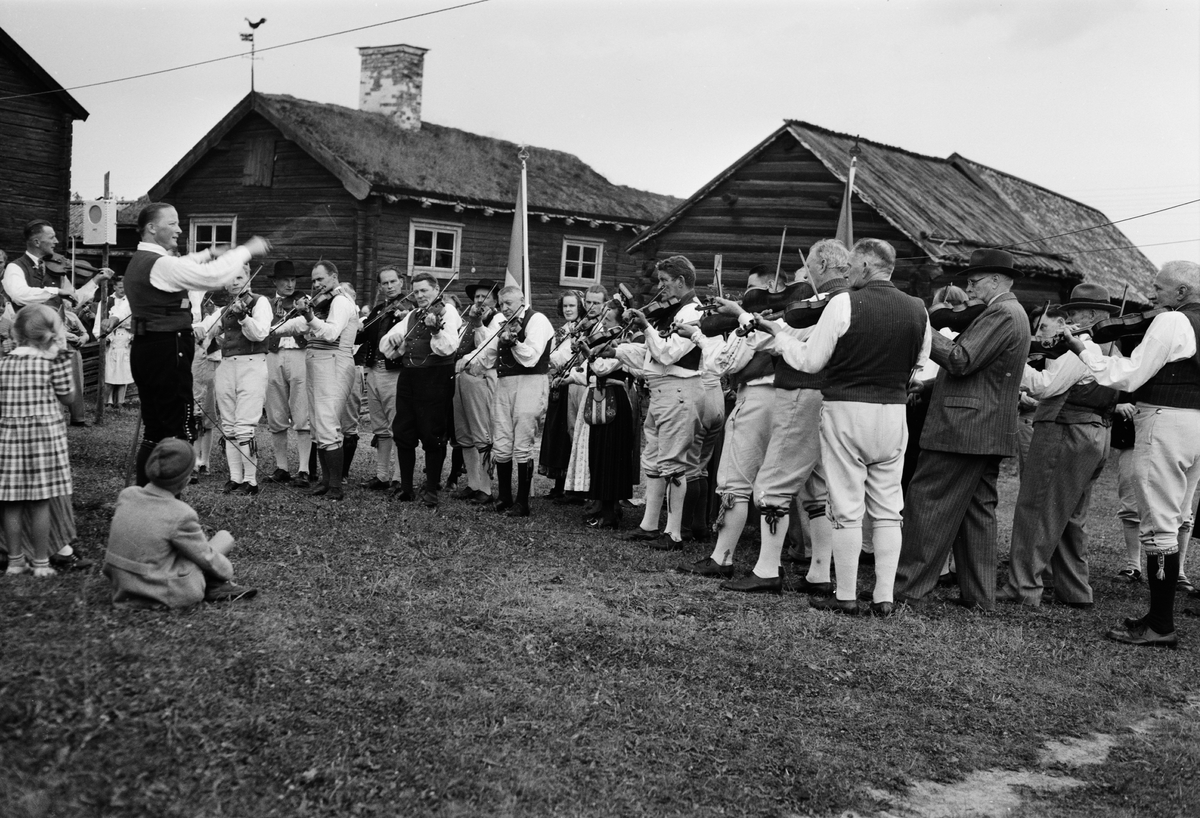 Spelmanstävling - gille på Disagården, Gamla Uppsala augusti 1950