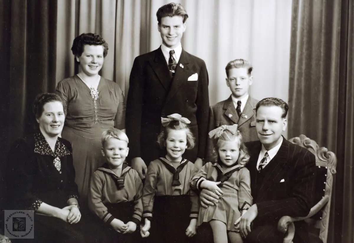 Familiebilde av familien Håland, Audnedal.