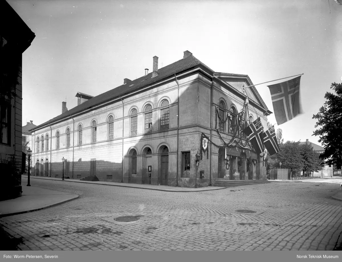 Kristiania Theater, hel facade - Norsk Teknisk Museum / DigitaltMuseum