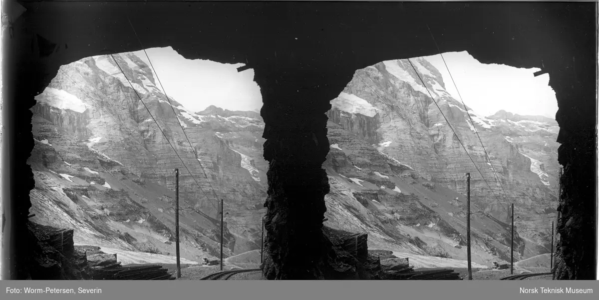 Utsikt fra store tunnel. Jungfraubahn