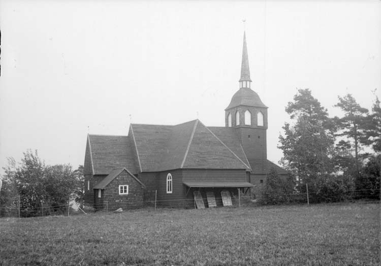 Bäckaby gamla kyrka i Jönköpings stadspark