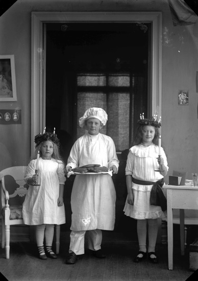 Handlare Larssons barn lussar år 1918