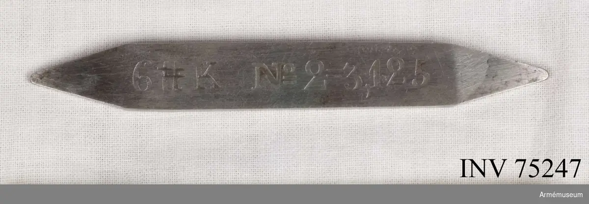 Grupp F. V. 
Märk-sticka- märkt- på ena sidan 6.K.No.2-3.125, på den andra sidan tre kronor och 1834.