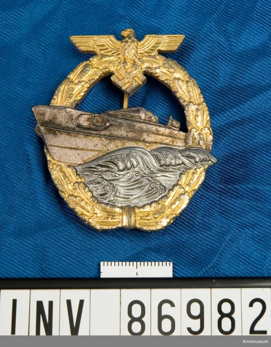Utmärkelsetecken för tyska flottan. Instiftat 24 april 1941.