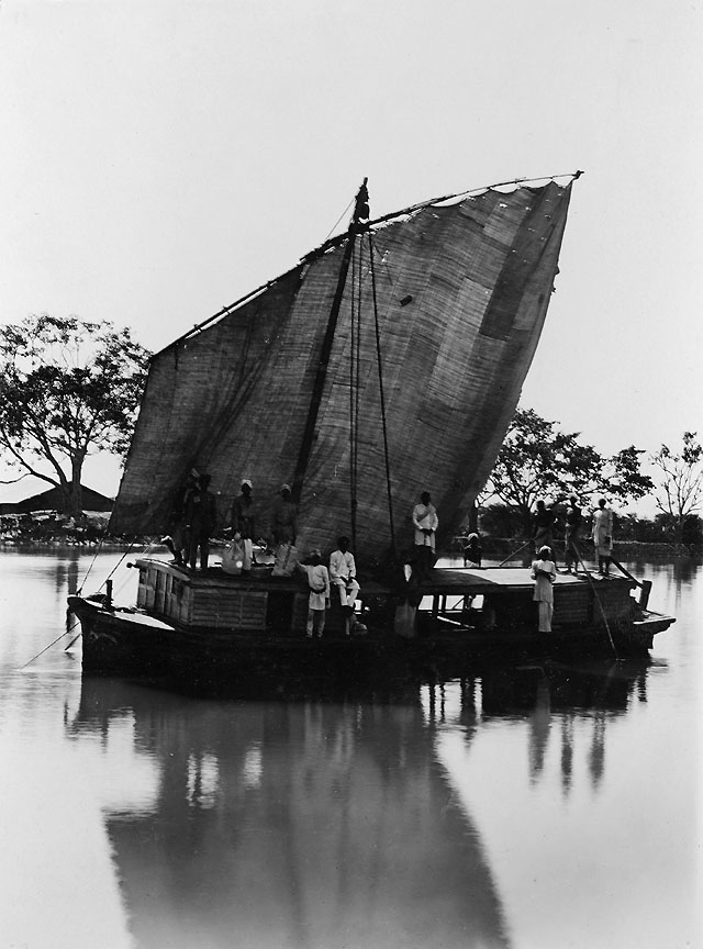 Postföring med en båt mellan Narsapur och Nidadavole, Chennai (Madras), Indien, år 1925.