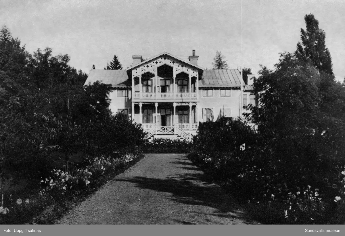 Nyhamns herrgård under den period då disponent V E Nilsson med familj bodde i huset.