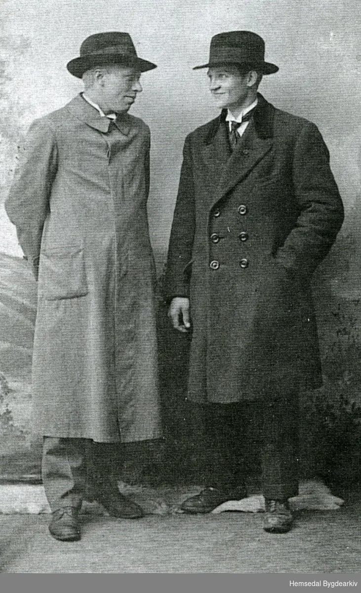 Frå venstre: Torleiv Haugo, Torpo i Hallingdal og Knut Nilsongard, fødd 1897 Hemsedal