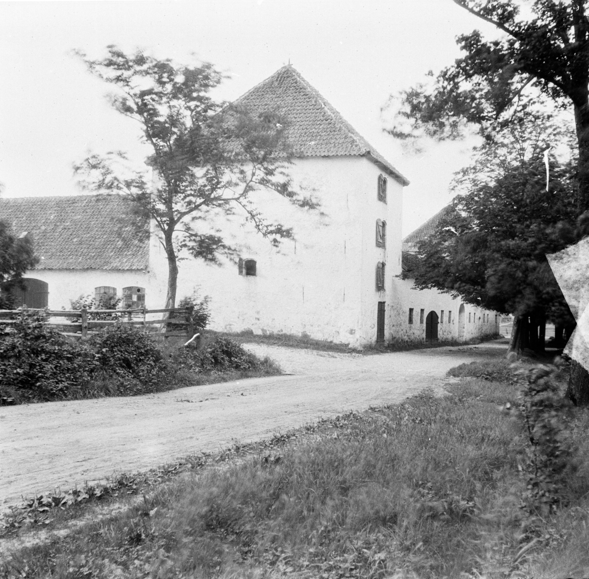 Engeltofta, Skåne
Exteriör

Svensk arkitektur: kyrkor, herrgårdar med mera fotograferade av Arkitekturminnesföreningen 1908-23.
