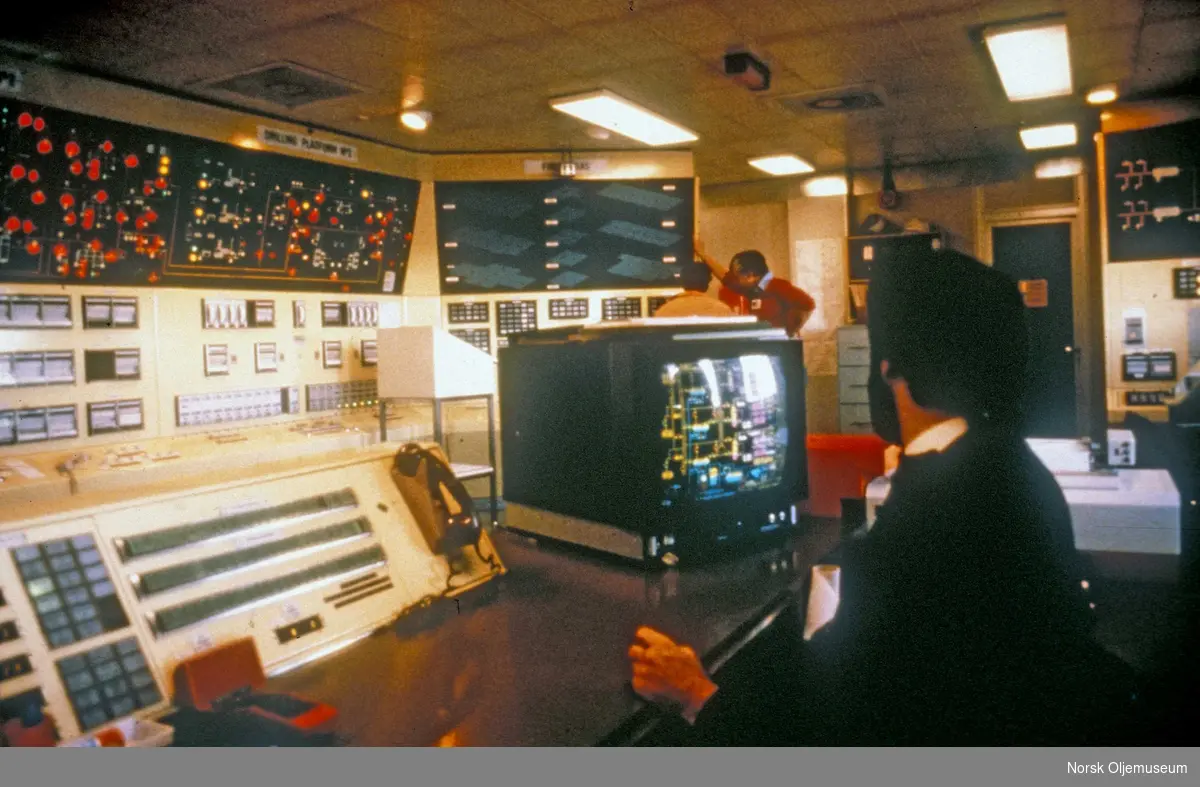 Kontrollrommet på Frigg QP i 1978. Hovedkontrollrommet på Friggfeltet.