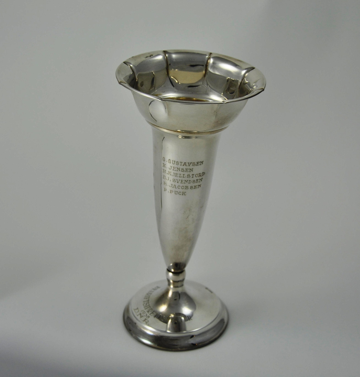 Pokal i sølv for bedriftsidretssmester i 1938.