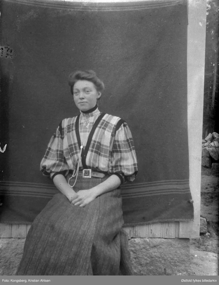 portrett, kvinne, helfigur, sittende,