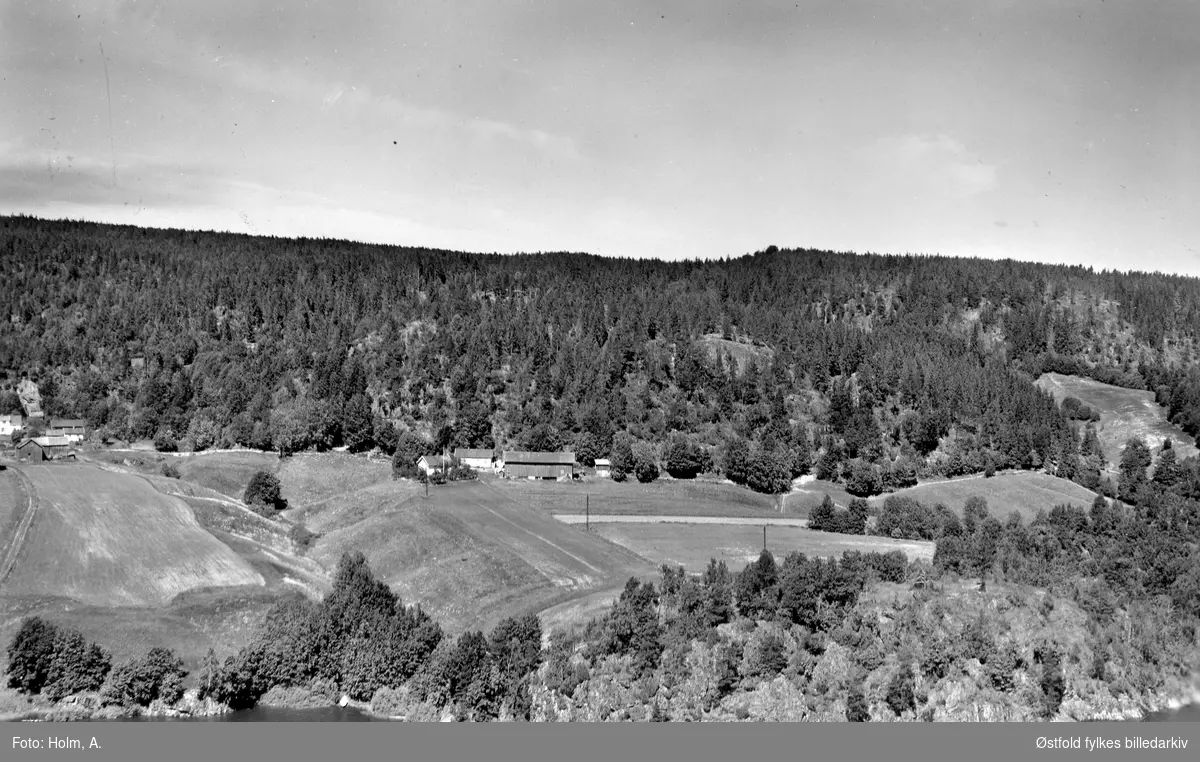 Glenne gård  i Skiptvet, flyfoto 20. juni  1957.