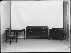 Prodduktfoto av møbler, spisestue.  Snekker Rud. 
Kan det v