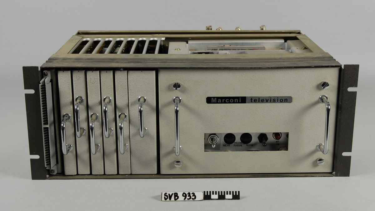 Forsterker til TV-kamera, Marconi Television med 5 kabler og 2 ledninger.