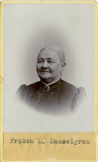 Text på kortets baksida: "Fröken Laura Hasselgren".