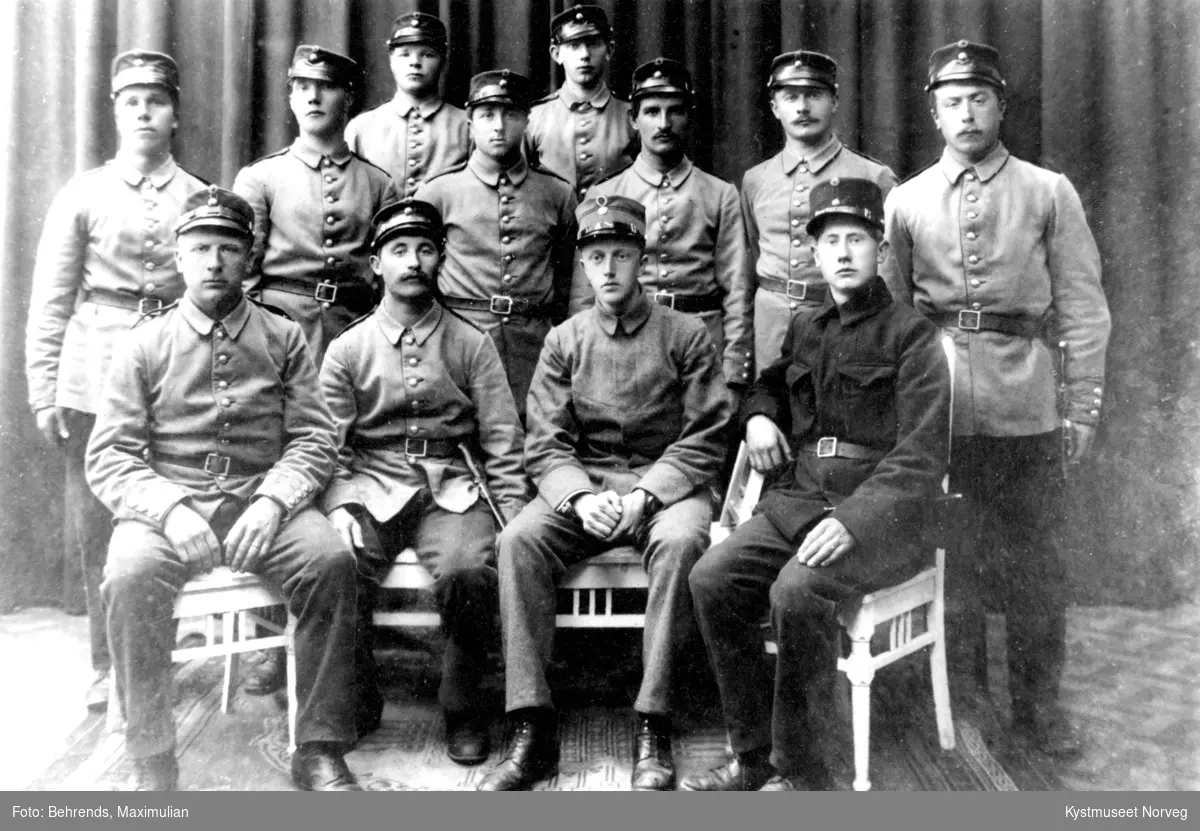 Ukjente menn i millitær-uniform