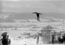 Lillehammerrennene. Hopprenn i Gamle Lysgårdsbakken 1928. Ly