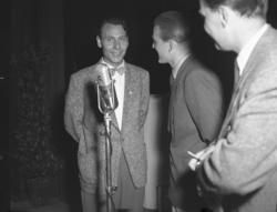 Vardens arkiv. "Sommerfuglen i Brekkeparken" 25.07.1953